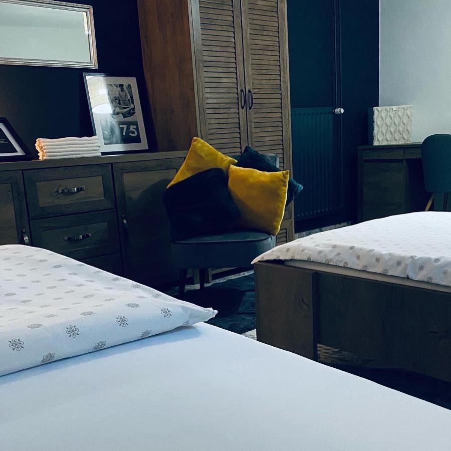 Rooms & Apartment Zala Airport Shuttle Option Церклье-на-Гореньскем Экстерьер фото