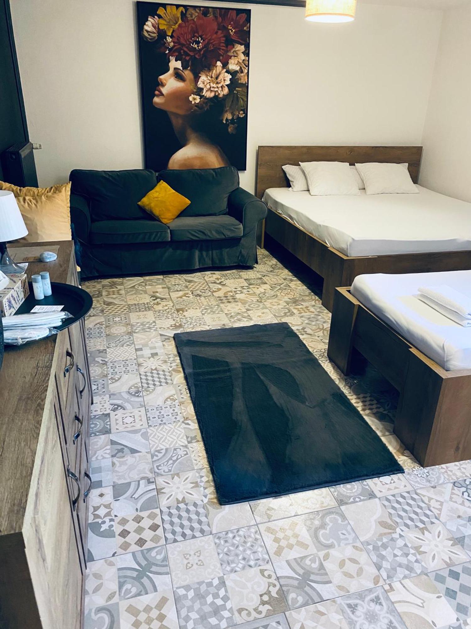 Rooms & Apartment Zala Airport Shuttle Option Церклье-на-Гореньскем Экстерьер фото