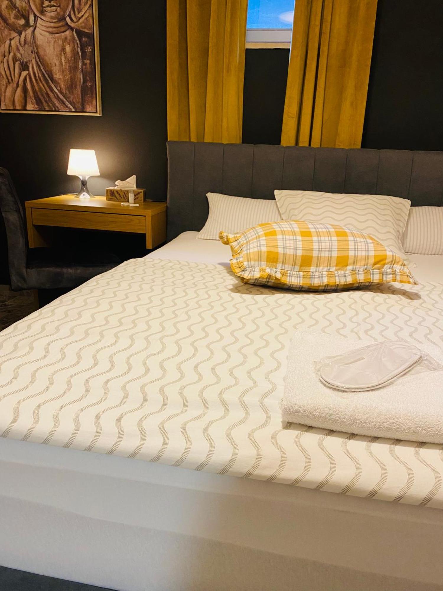 Rooms & Apartment Zala Airport Shuttle Option Церклье-на-Гореньскем Экстерьер фото