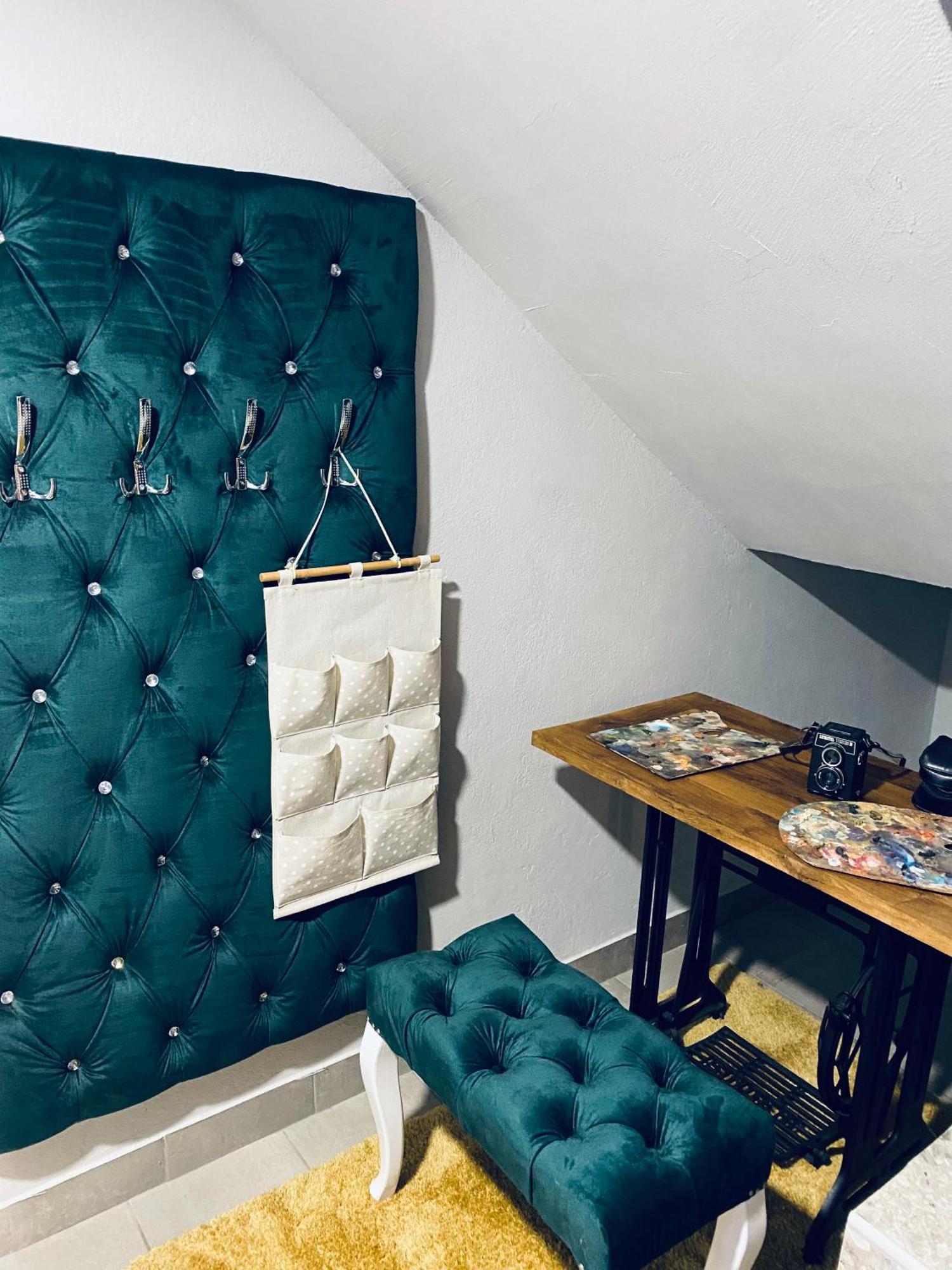 Rooms & Apartment Zala Airport Shuttle Option Церклье-на-Гореньскем Экстерьер фото